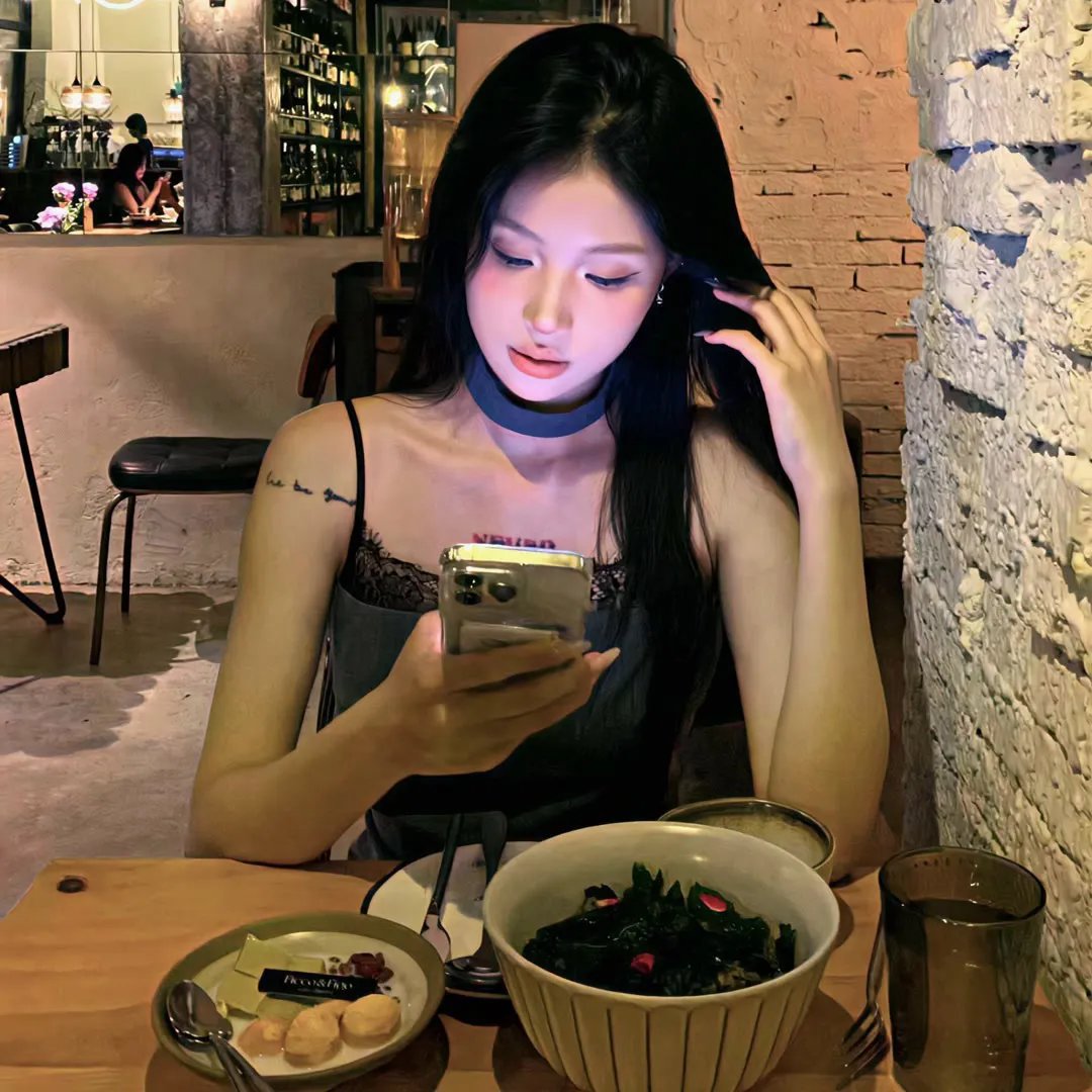 龙纹身的女孩